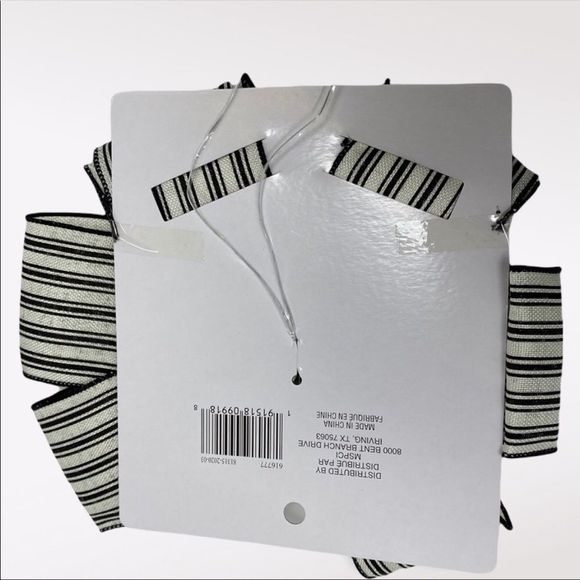 🆕 CELEBRATE IT | Black and White Striped Wired Bows - Picture 3 of 3